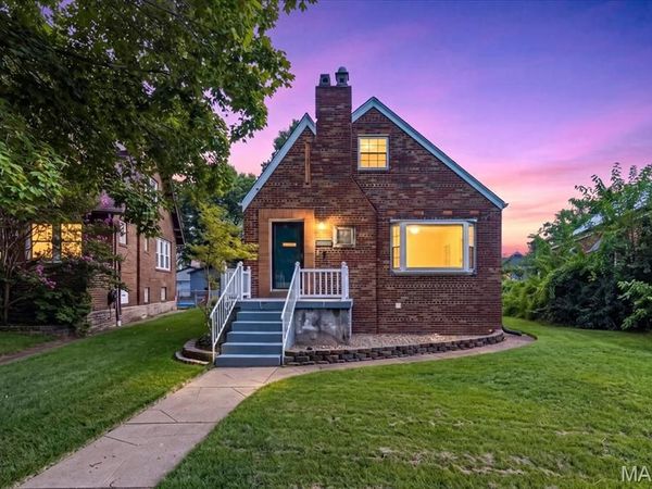 6421 Lindenwood Place, St Louis, MO 63109