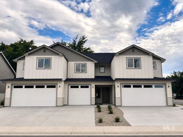 106 NE 3rd St., End Unit, Fruitland, ID 83619