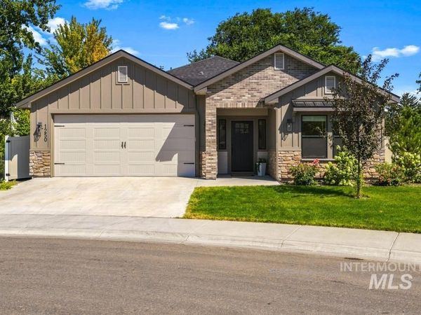 1250 N Parkshire Way, Meridian, ID 83642