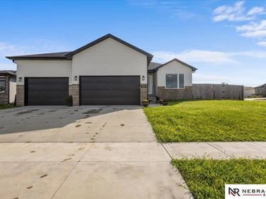 3345 N 92nd Street, Lincoln, NE 68507