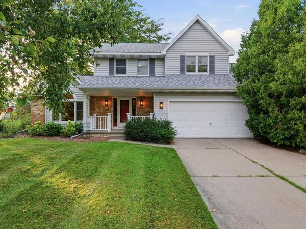 14 W Newhaven Circle, Madison, WI 53717