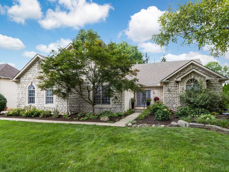 1586 Harrison Pond Drive , New Albany, OH 43054 Photo 3