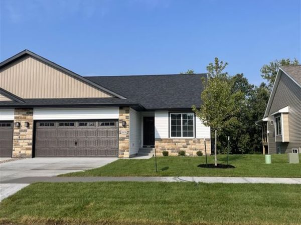130 Buysse Ln, West Liberty, IA 52776