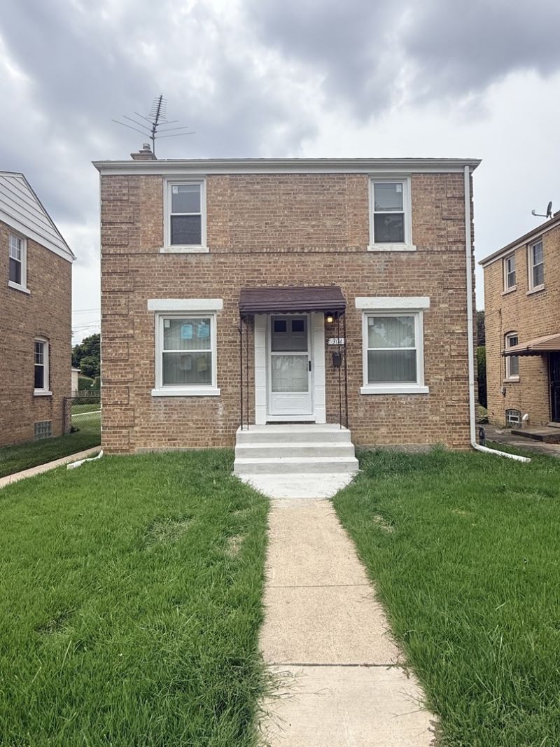 304 Hyde Park Avenue, Bellwood, IL 60104 Main Photo
