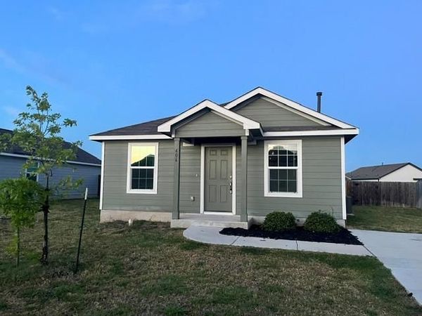 406 Halfmoon DR, Lockhart, TX 78644
