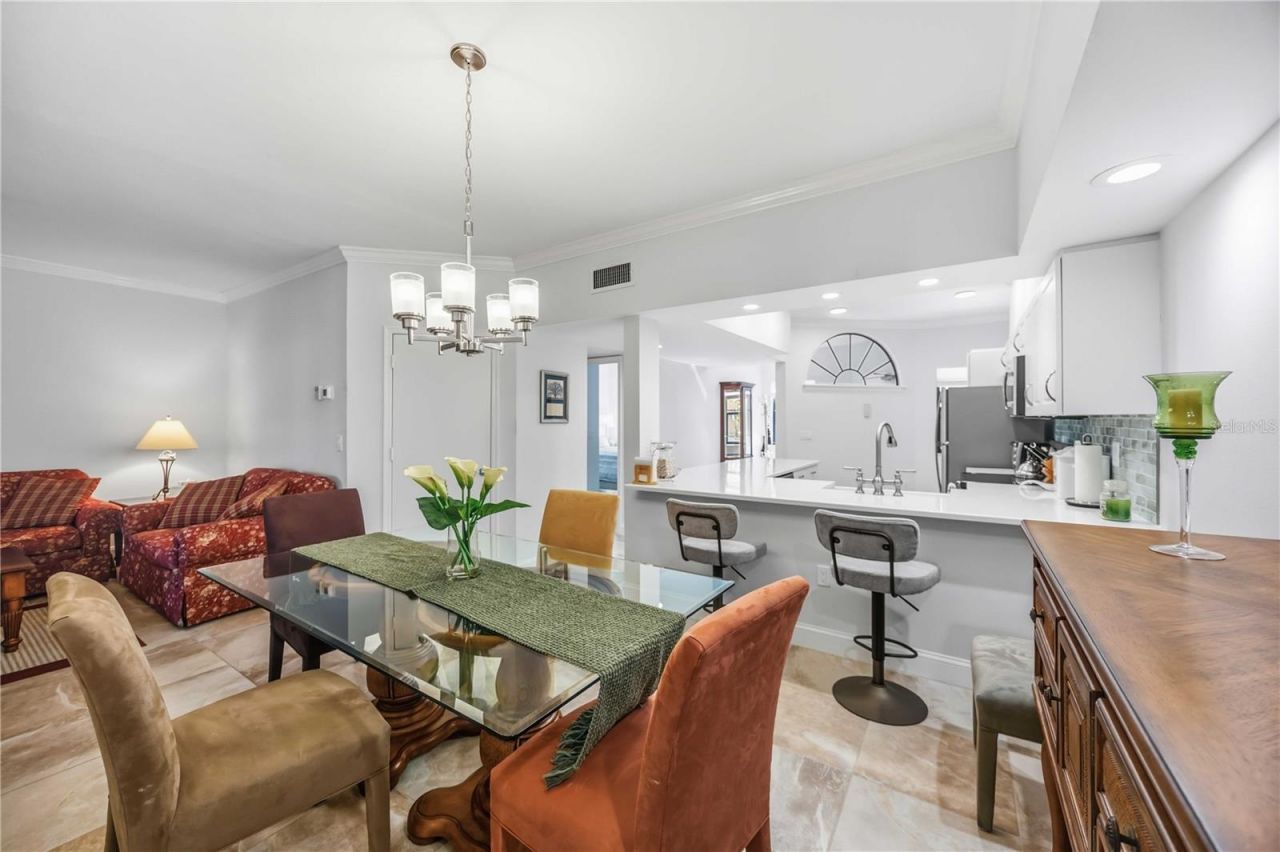 5726 Ashton Lake Drive, Unit 11, Sarasota, FL 34231 Photo