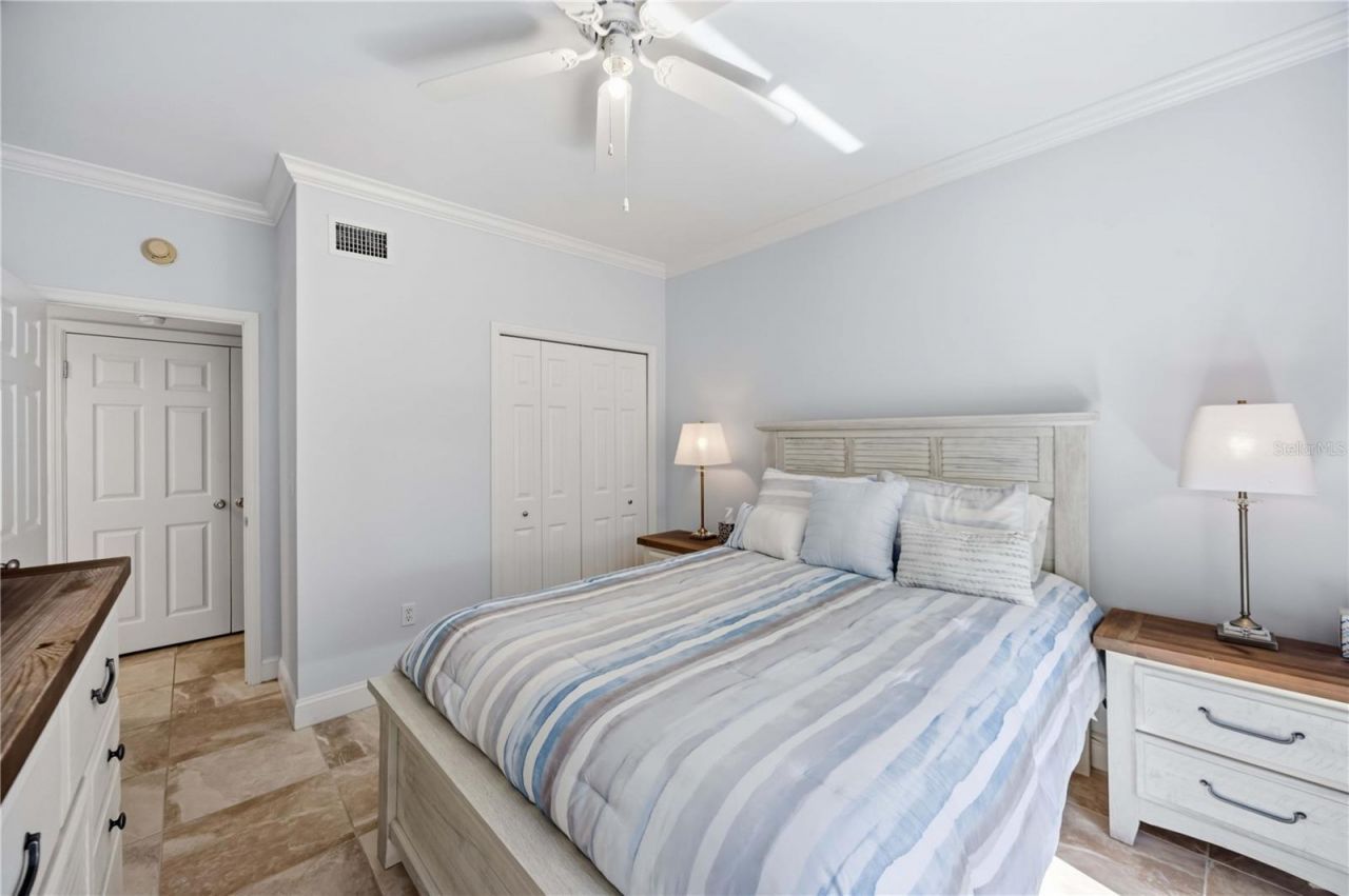 5726 Ashton Lake Drive, Unit 11, Sarasota, FL 34231 Photo
