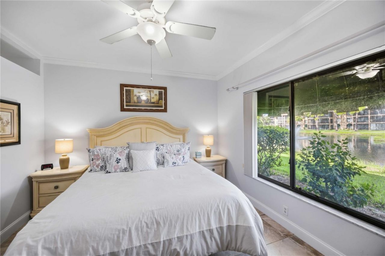 5726 Ashton Lake Drive, Unit 11, Sarasota, FL 34231 Photo