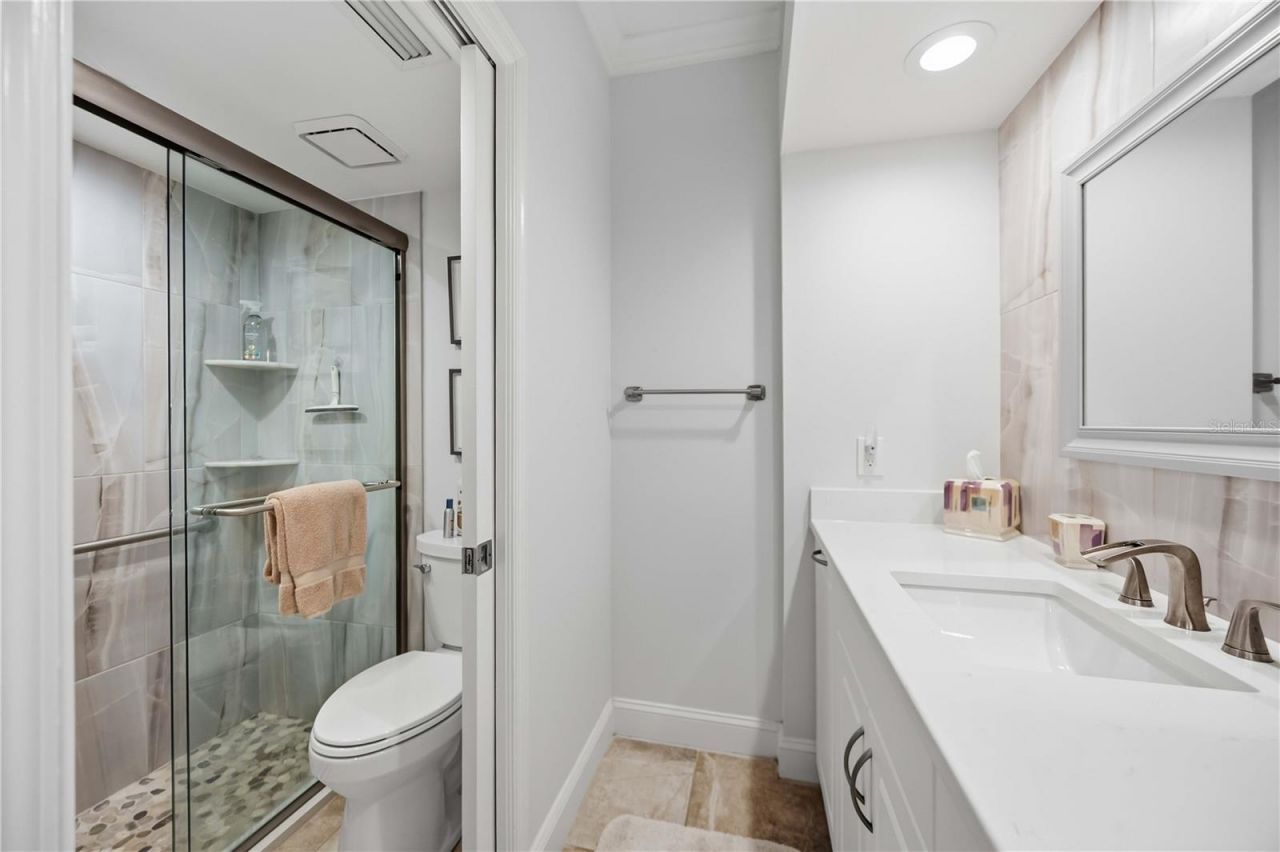 5726 Ashton Lake Drive, Unit 11, Sarasota, FL 34231 Photo