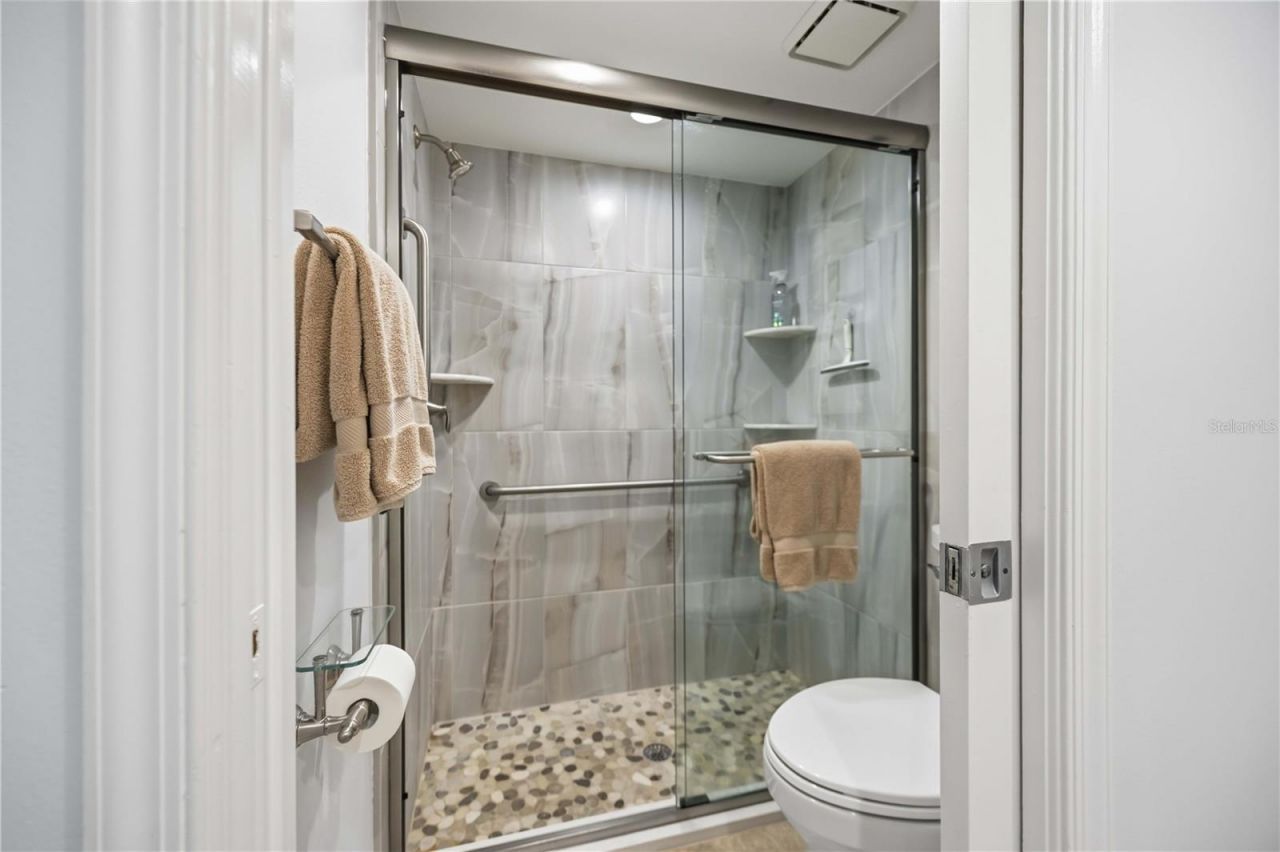 5726 Ashton Lake Drive, Unit 11, Sarasota, FL 34231 Photo