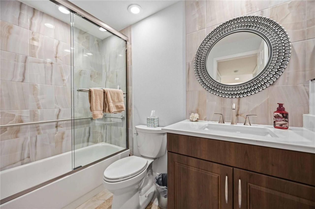 5726 Ashton Lake Drive, Unit 11, Sarasota, FL 34231 Photo