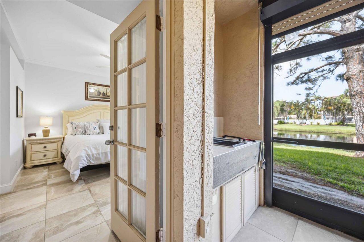 5726 Ashton Lake Drive, Unit 11, Sarasota, FL 34231 Photo