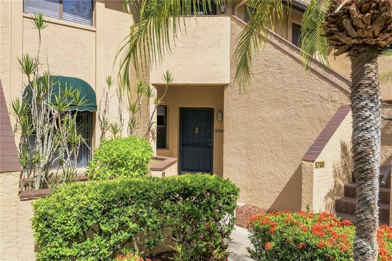 5726 Ashton Lake Drive, Unit 11, Sarasota, FL 34231 Photo