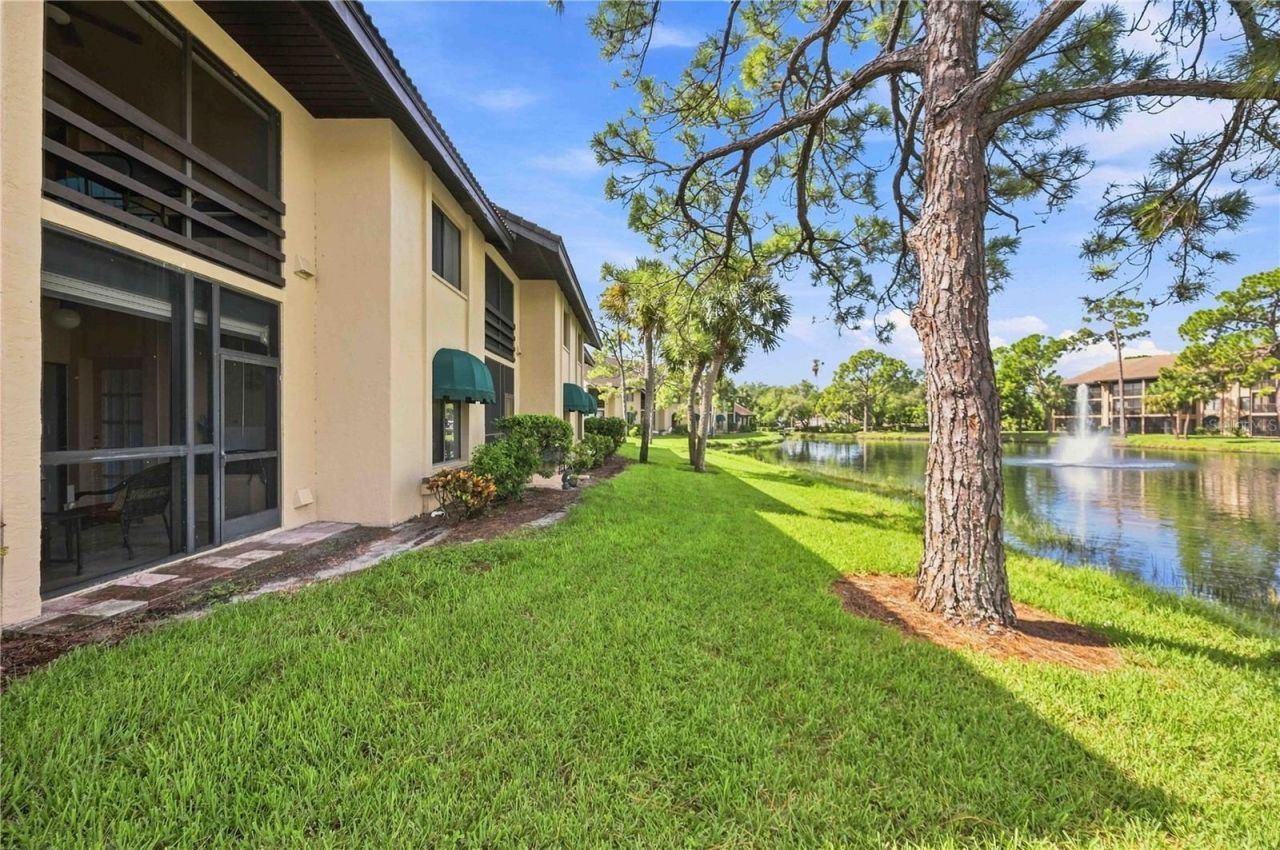 5726 Ashton Lake Drive, Unit 11, Sarasota, FL 34231 Photo
