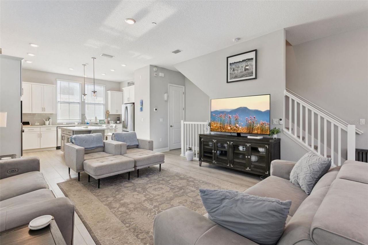 555 N Fern Creek Avenue , Unit 1, Orlando, FL 32803 Photo