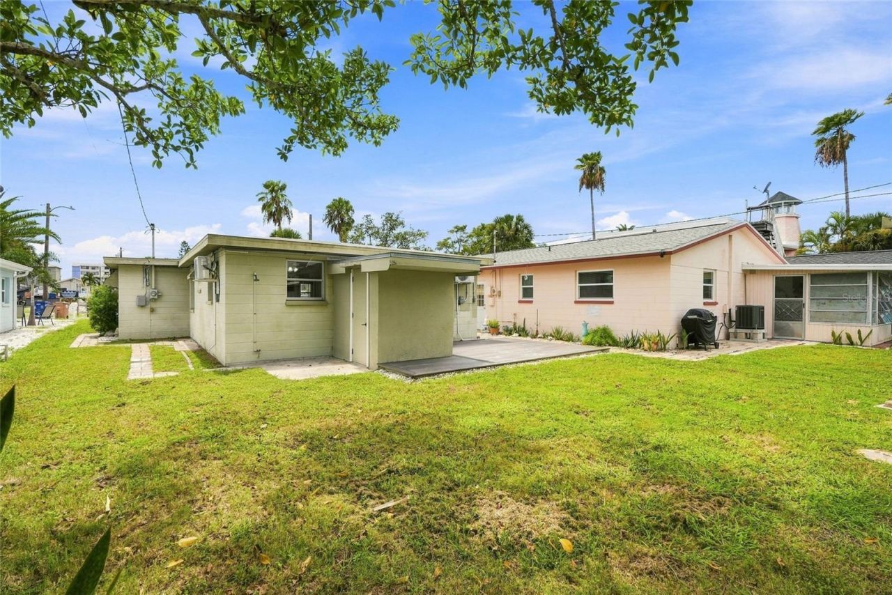 13313 2nd Street E, Madeira Beach, FL 33708 Photo