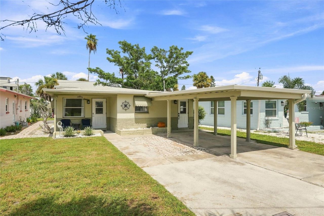 13313 2nd Street E, Madeira Beach, FL 33708 Photo