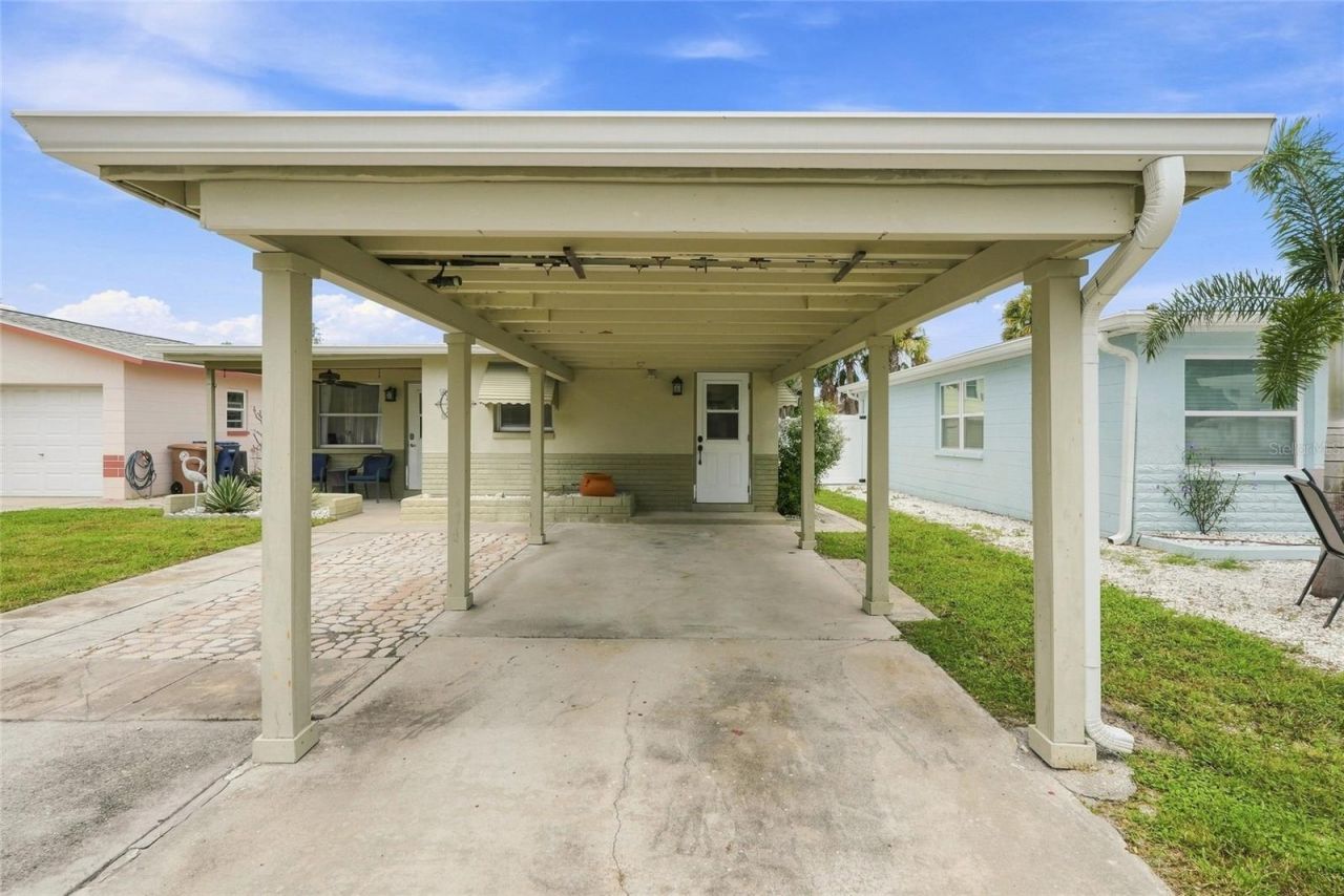 13313 2nd Street E, Madeira Beach, FL 33708 Photo