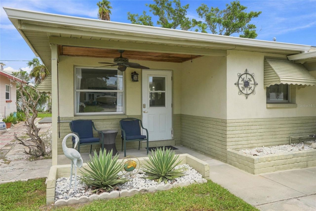 13313 2nd Street E, Madeira Beach, FL 33708 Photo