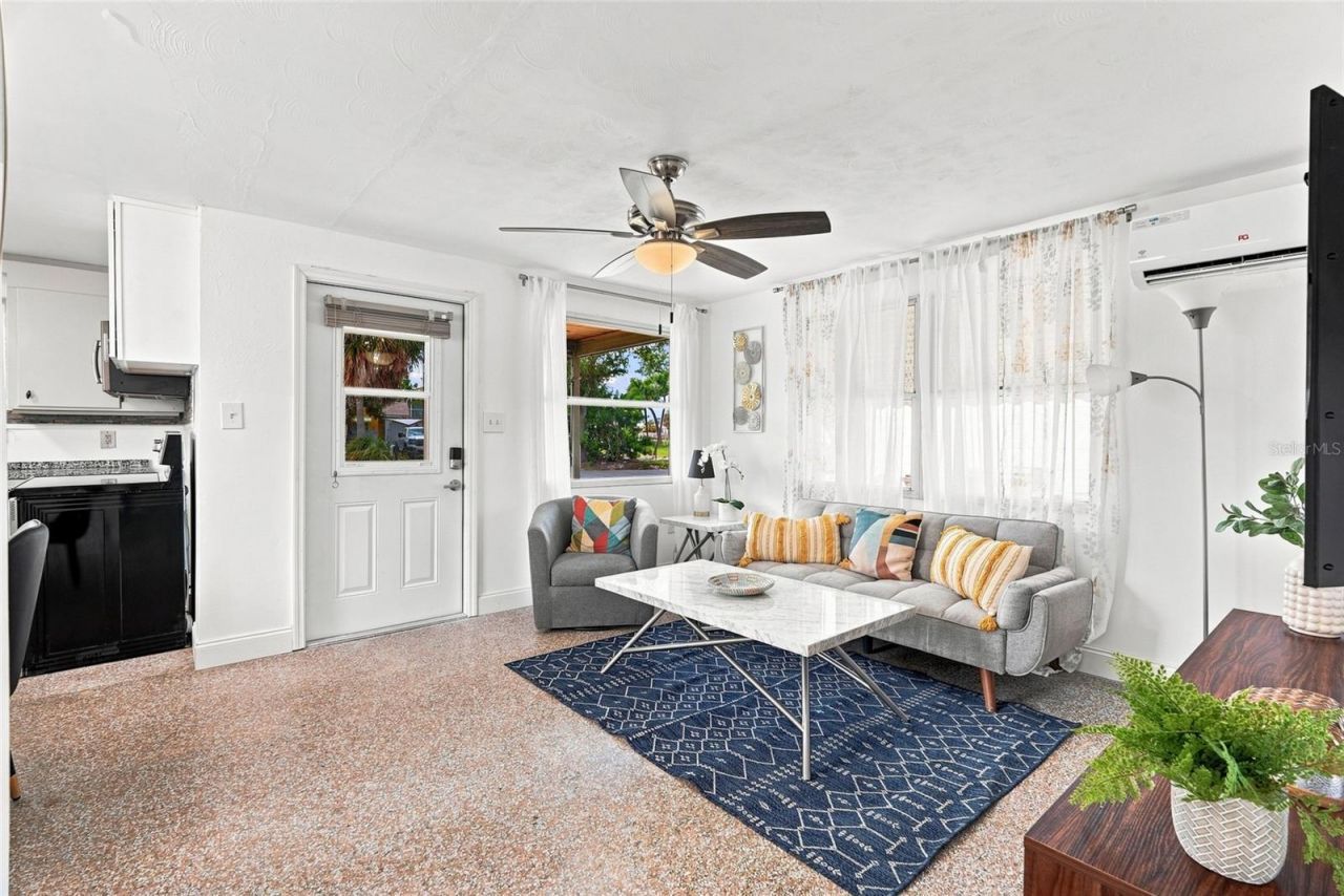 13313 2nd Street E, Madeira Beach, FL 33708 Photo