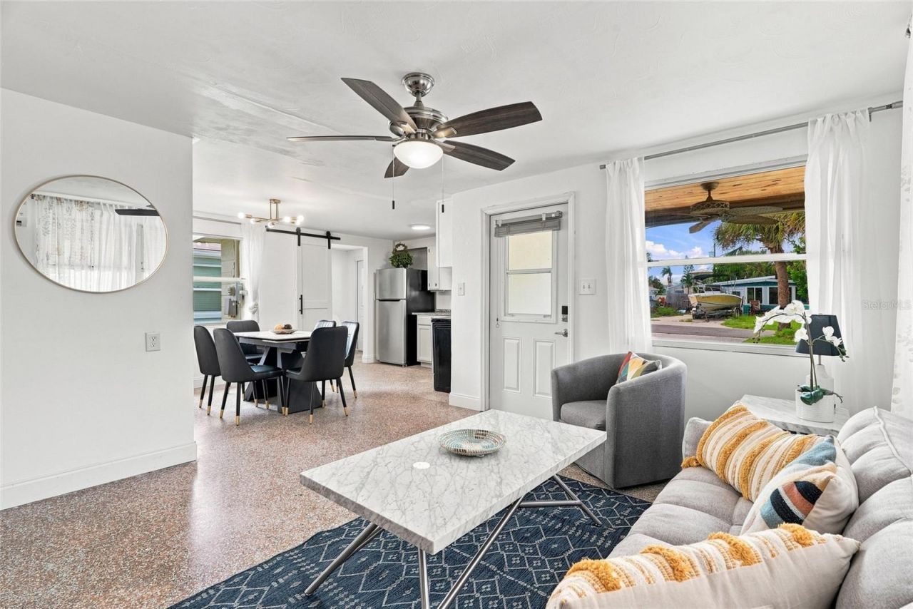 13313 2nd Street E, Madeira Beach, FL 33708 Photo