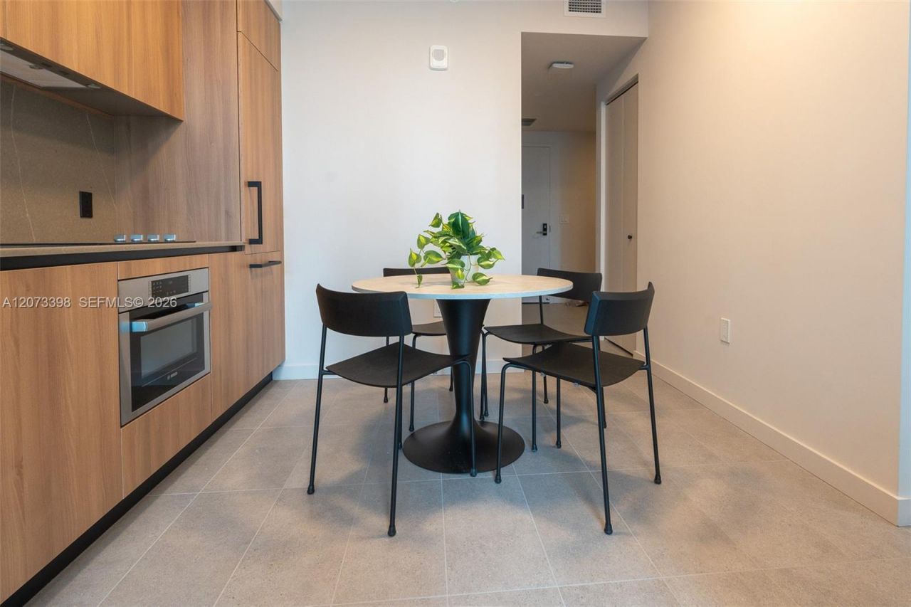121 NE 5th St, Unit 1710, Miami, FL 33132 Photo