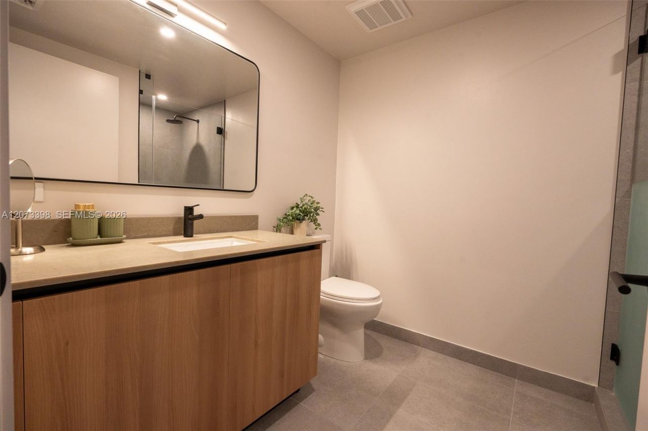 121 NE 5th St, Unit 1710, Miami, FL 33132 Photo