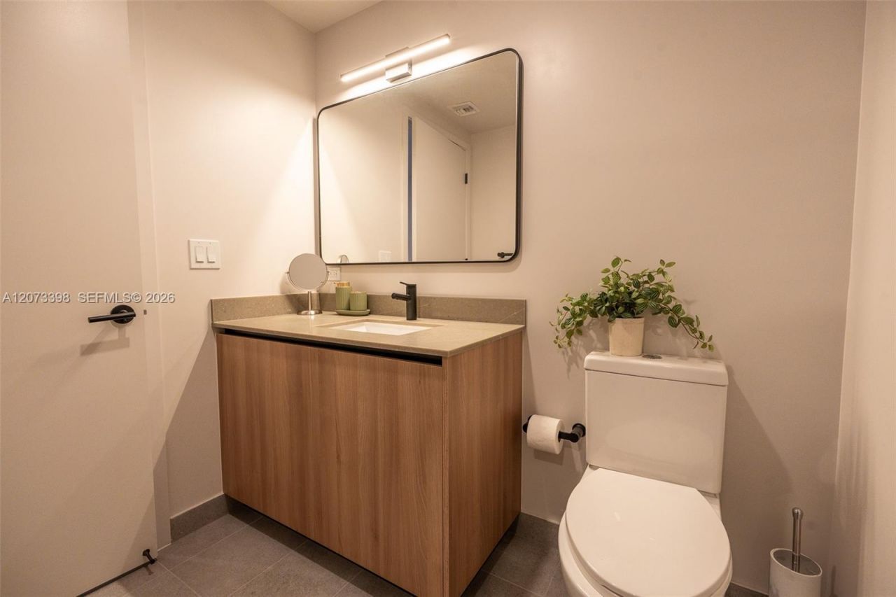 121 NE 5th St, Unit 1710, Miami, FL 33132 Photo