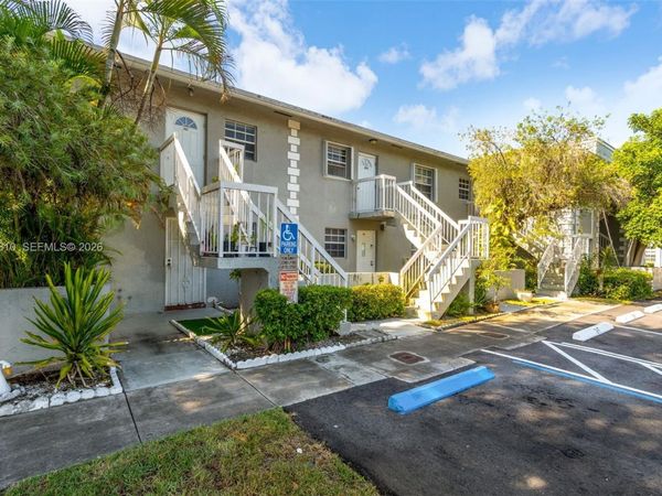 426 NE 210th Cir Ter , Unit 103-2, Miami, FL 33179