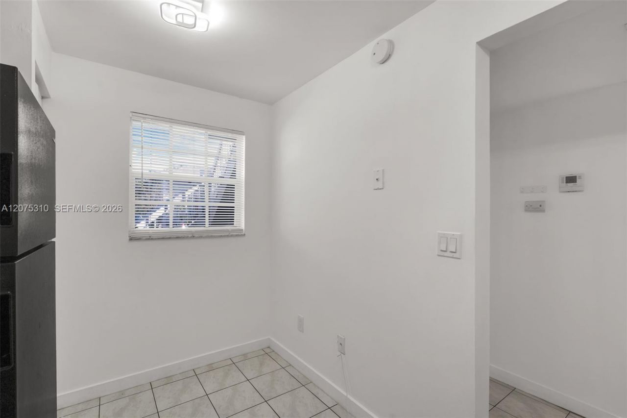 426 NE 210th Cir Ter , Unit 103-2, Miami, FL 33179 Photo