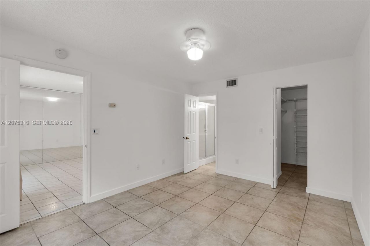 426 NE 210th Cir Ter , Unit 103-2, Miami, FL 33179 Photo