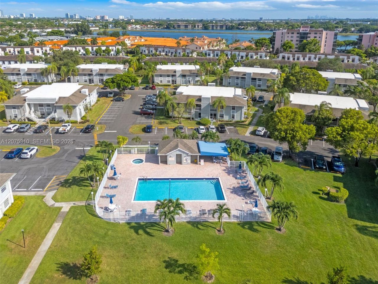 426 NE 210th Cir Ter , Unit 103-2, Miami, FL 33179 Photo