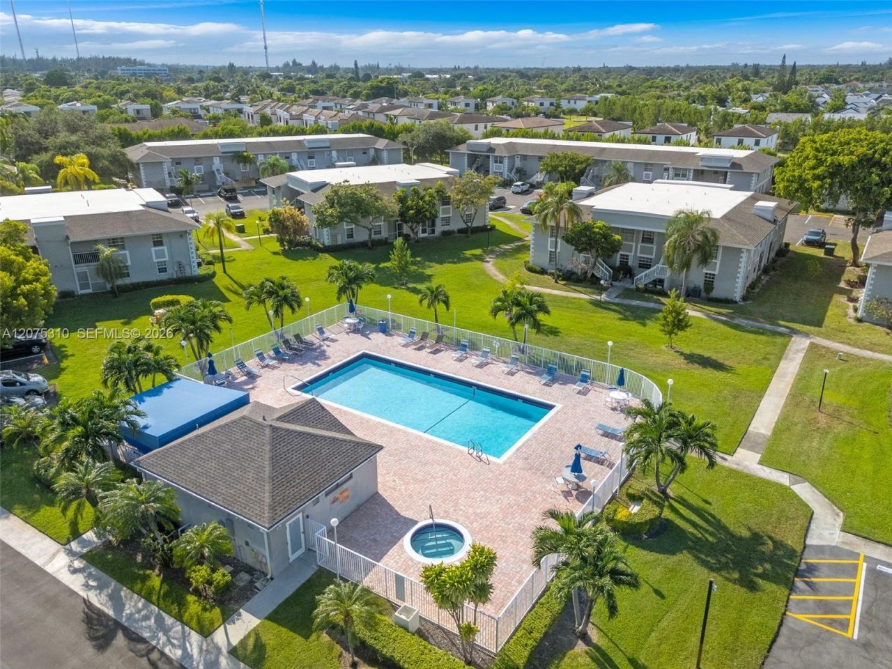 426 NE 210th Cir Ter , Unit 103-2, Miami, FL 33179 Photo