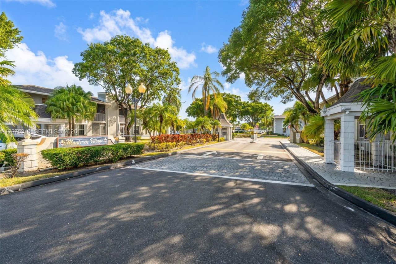 426 NE 210th Cir Ter , Unit 103-2, Miami, FL 33179 Photo