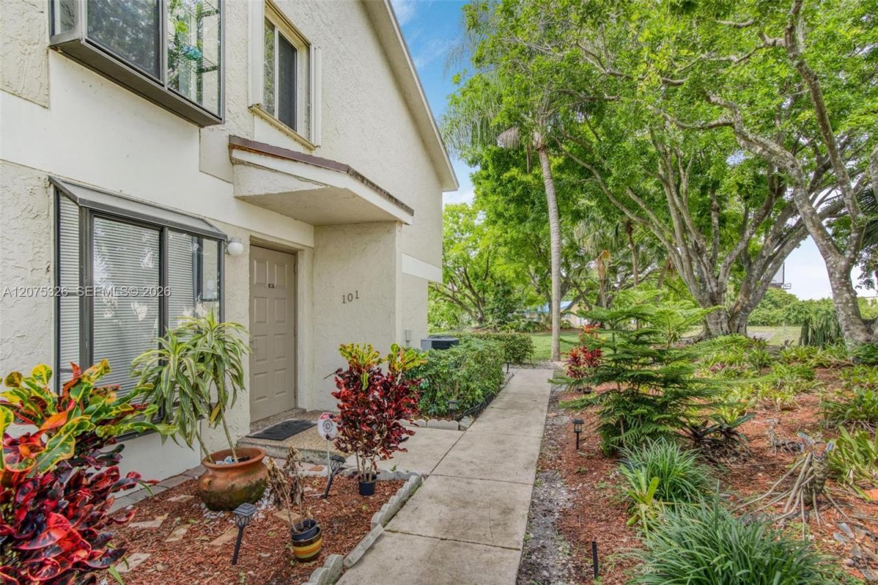 709 Gardens Dr , Unit 101, Pompano Beach, FL 33069 Photo
