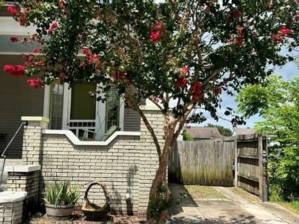 638 ANGELA Street , Arabi, LA 70032