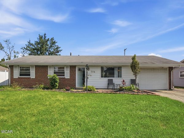 754 Mackenzie Drive, Lima, OH 45805