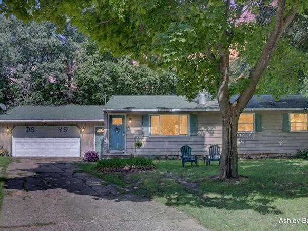 1448 Baywicke Drive SE, Lowell, MI 49331