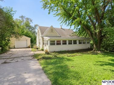 1207 Kasper Street, Bellevue, NE 68147