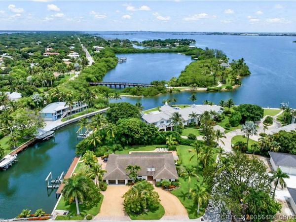 2 Island Road , Sewalls Point, FL 34996