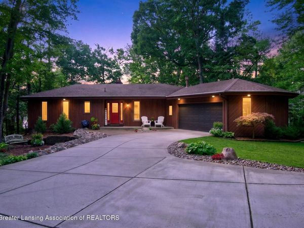 705 W Geneva Drive, DeWitt, MI 48820