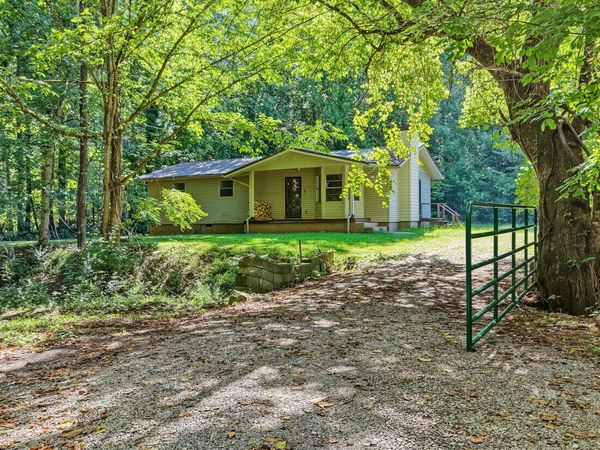 3889 Quarry Rd, Louisville, TN 37777
