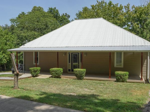 112 Humphries St , Charlotte, TN 37036