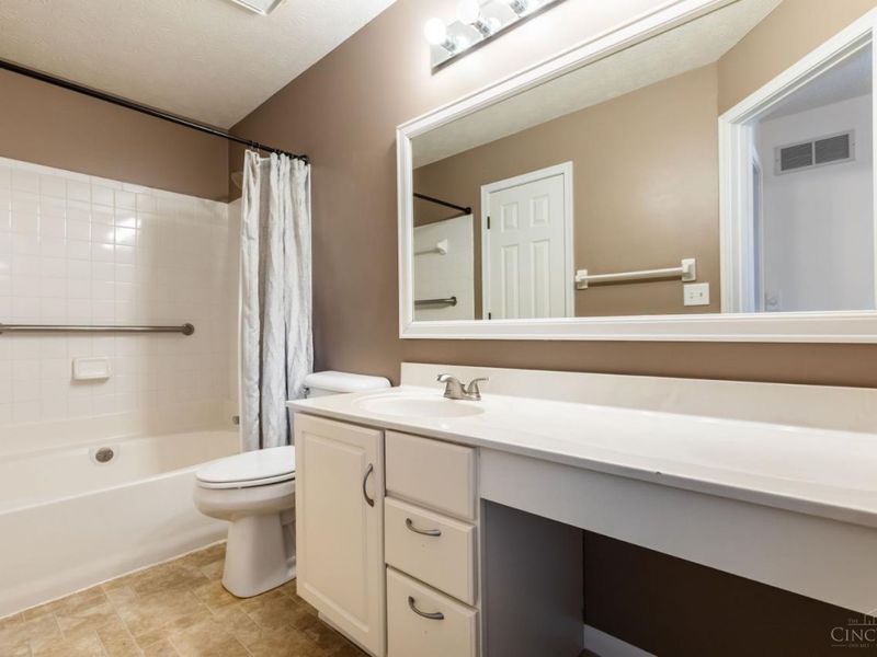 2452 Doeview Court, Cincinnati, OH 45230 Photo 23