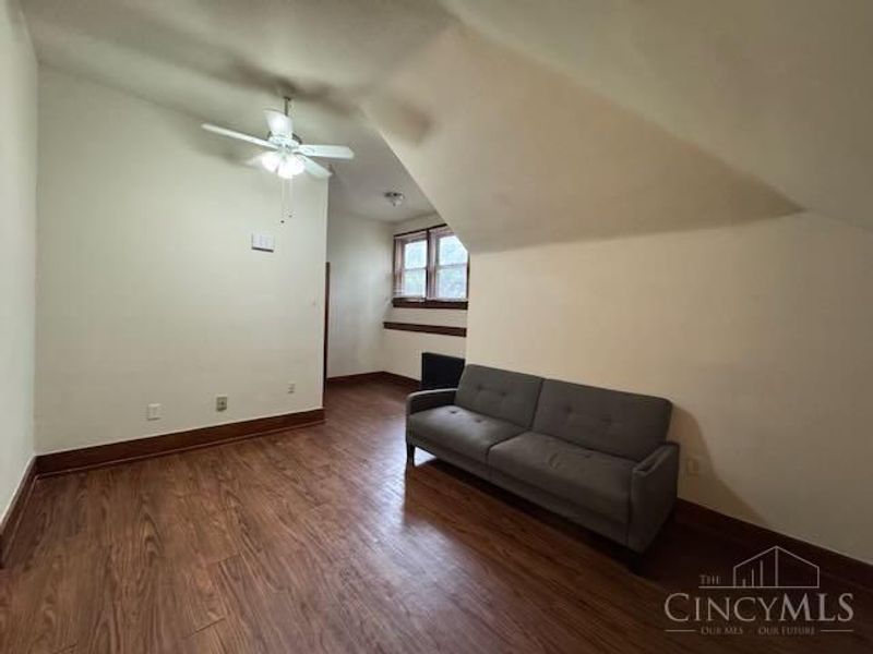 230 Rockdale Avenue, Cincinnati, OH 45229 Photo 2