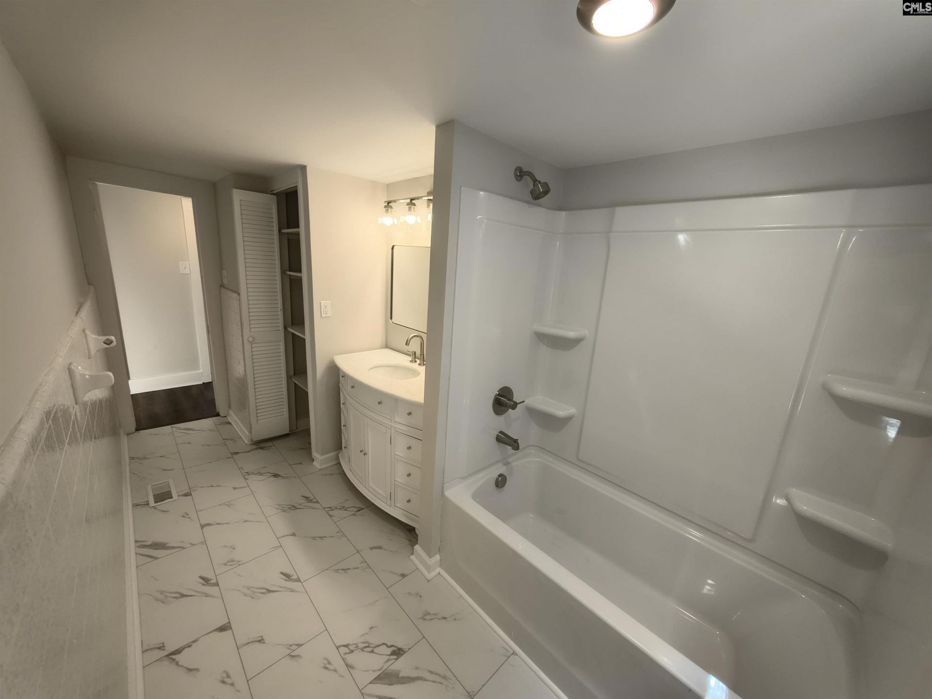 804 Sandfield Road  Photo 7