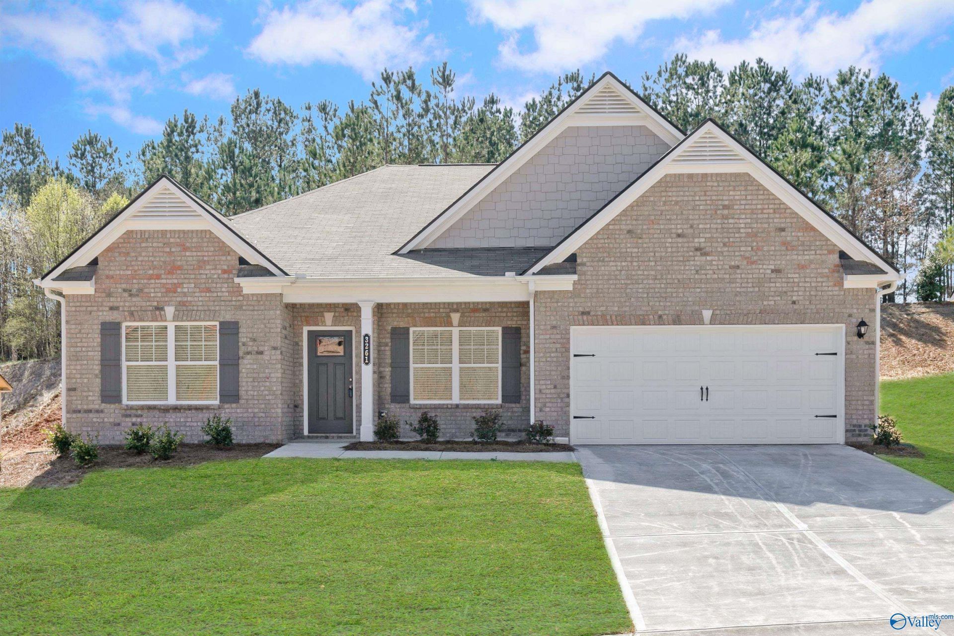 351 Emma Way, New Market, AL 35761 Main Photo