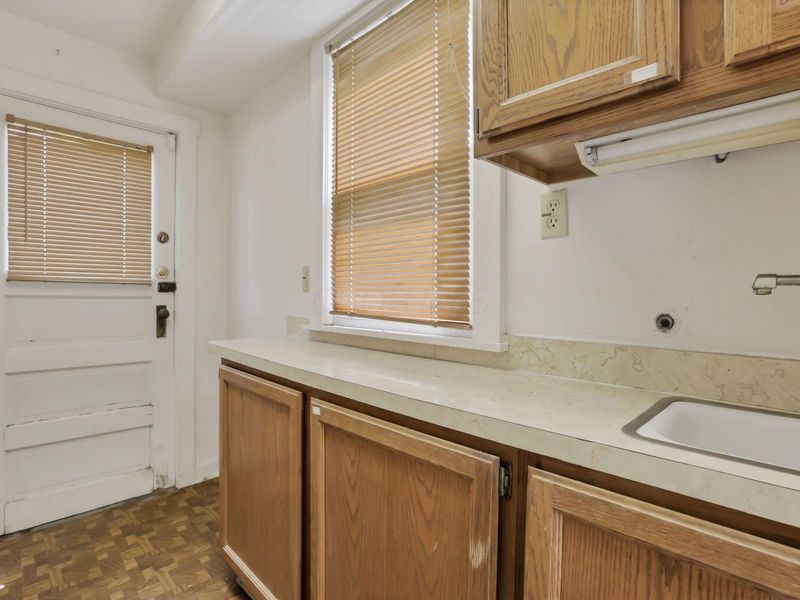 874 E Main Parkway , Newark, OH 43055 Photo 18
