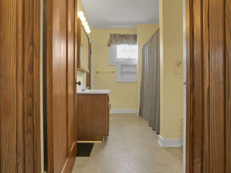 874 E Main Parkway , Newark, OH 43055 Photo 36