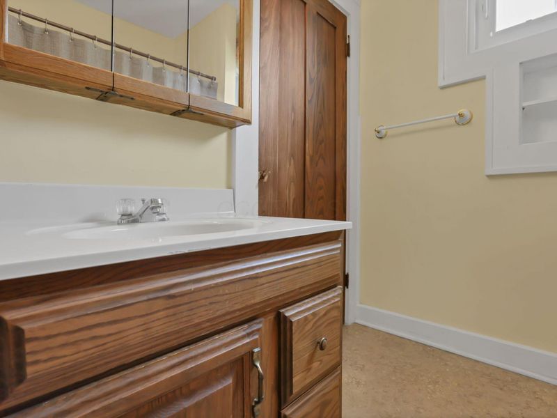 874 E Main Parkway , Newark, OH 43055 Photo 37